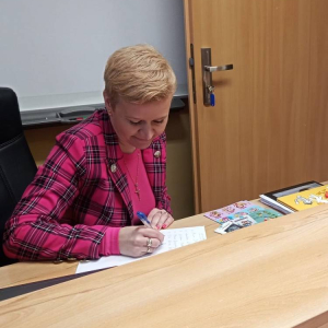 pokaż obrazek - Wizyta przedszkolaków w szkolnej bibliotece