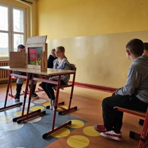 pokaż obrazek -  Teatrzyk kamishibai w wykonaniu uczniów klasy 4