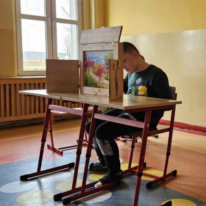 pokaż obrazek -  Teatrzyk kamishibai w wykonaniu uczniów klasy 4