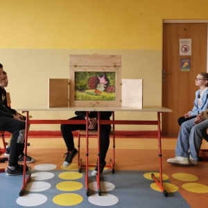 pokaż obrazek -  Teatrzyk kamishibai w wykonaniu uczniów klasy 4