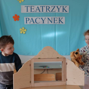 pokaż obrazek - Teatrzyk pacynek w wykonaniu dzieci z oddziału przedszkolnego