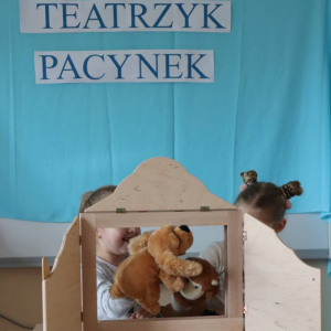 pokaż obrazek - Teatrzyk pacynek w wykonaniu dzieci z oddziału przedszkolnego