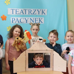 pokaż obrazek - Teatrzyk pacynek w wykonaniu dzieci z oddziału przedszkolnego