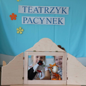 pokaż obrazek - Teatrzyk pacynek w wykonaniu dzieci z oddziału przedszkolnego