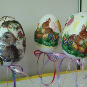 pokaż obrazek -  Ozdabiamy jajka – decoupage 