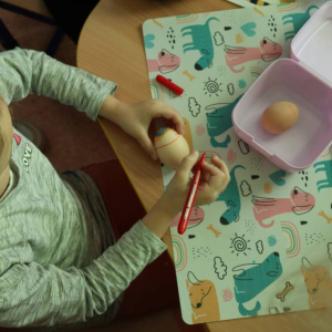 pokaż obrazek -  Ozdabiamy jajka – decoupage 
