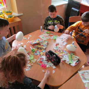 pokaż obrazek -  Ozdabiamy jajka – decoupage 