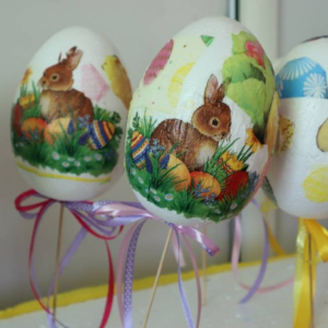 pokaż obrazek -  Ozdabiamy jajka – decoupage 