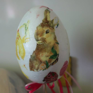 pokaż obrazek -  Ozdabiamy jajka – decoupage 