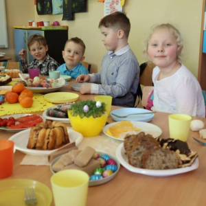 pokaż obrazek -  Śniadanie wielkanocne w oddziale przedszkolnym 