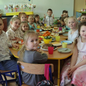 pokaż obrazek -  Śniadanie wielkanocne w oddziale przedszkolnym 