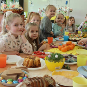 pokaż obrazek -  Śniadanie wielkanocne w oddziale przedszkolnym 