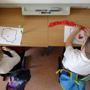 pokaż obrazek - Majowe Święta Narodowe w oddziale przedszkolnym