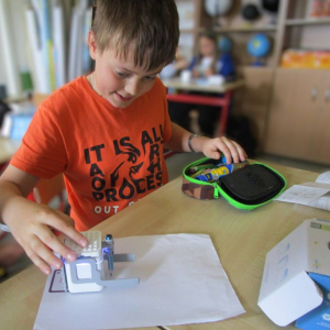 pokaż obrazek -  Roboty GeniBot na zajęciach rozwijających