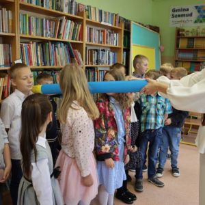 pokaż obrazek - Pasowanie na czytelnika