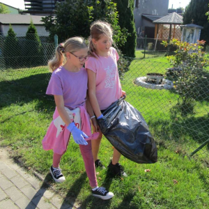 pokaż obrazek - Udział w akcji Sprzątania Świata