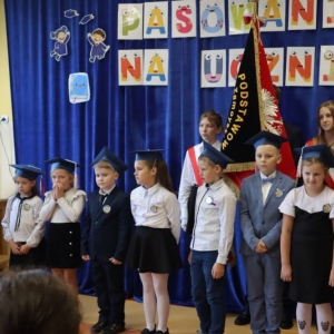 pokaż obrazek - Ślubowanie i pasowanie na ucznia
