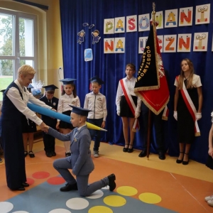 pokaż obrazek - Ślubowanie i pasowanie na ucznia