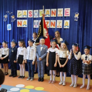 pokaż obrazek - Ślubowanie i pasowanie na ucznia