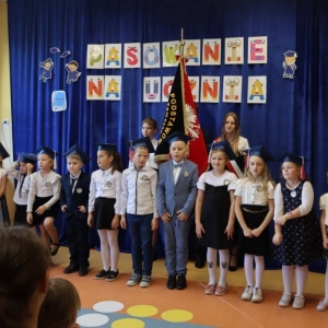 pokaż obrazek - Ślubowanie i pasowanie na ucznia