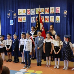 pokaż obrazek - Ślubowanie i pasowanie na ucznia