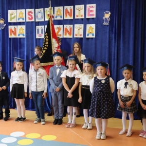 pokaż obrazek - Ślubowanie i pasowanie na ucznia
