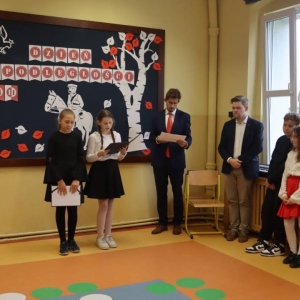 pokaż obrazek - Szkolne obchody Narodowego Święta Niepodległości