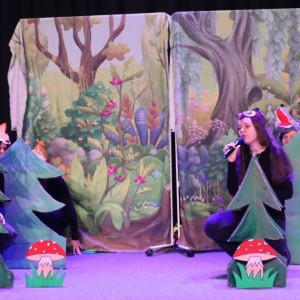 pokaż obrazek - Występ grupy teatralnej