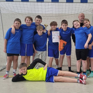 pokaż obrazek - III miejsce w Gminnych Zawodach Sportowych w Piłce Ręcznej 