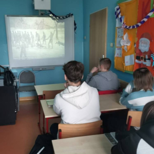 pokaż obrazek - Międzynarodowy Dzień Pamięci o Ofiarach Holokaustu