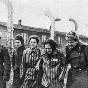 pokaż obrazek - Międzynarodowy Dzień Pamięci o Ofiarach Holokaustu