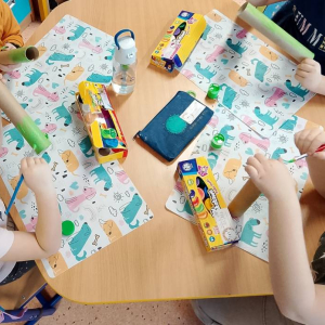 pokaż obrazek - Przygotowania do Dnia Babci i Dziadka w oddziale przedszkolnym