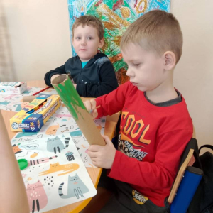 pokaż obrazek - Przygotowania do Dnia Babci i Dziadka w oddziale przedszkolnym