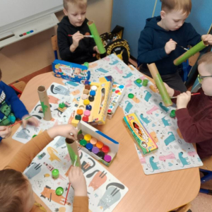 pokaż obrazek - Przygotowania do Dnia Babci i Dziadka w oddziale przedszkolnym
