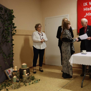 pokaż obrazek - Finał IX Wojewódzkiego Konkursu Recytatorskiego „Historia, Pamięć, Tożsamość, Teraźniejszość” 