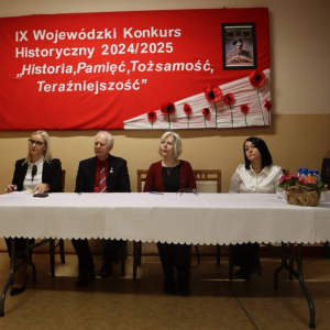 pokaż obrazek - Finał IX Wojewódzkiego Konkursu Recytatorskiego „Historia, Pamięć, Tożsamość, Teraźniejszość”