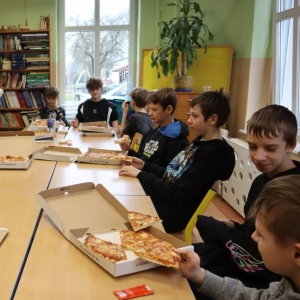 pokaż obrazek -  Międzynarodowy Dzień Pizzy w klasie VII 