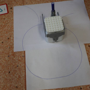 pokaż obrazek - Roboty GeniBot na zajęciach w oddziale przedszkolnym 