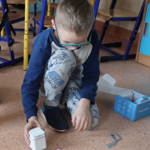 pokaż obrazek - Roboty GeniBot na zajęciach w oddziale przedszkolnym 