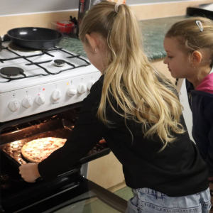 pokaż obrazek -  Międzynarodowy Dzień Pizzy w klasie I 