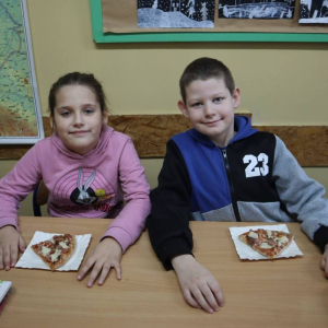 pokaż obrazek - Międzynarodowy Dzień Pizzy w klasie I 