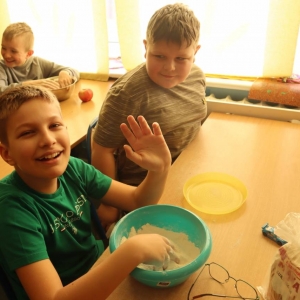 pokaż obrazek - Literowe kostki edukacyjne z masy solnej