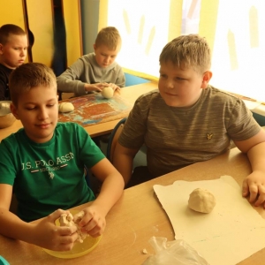 pokaż obrazek - Literowe kostki edukacyjne z masy solnej