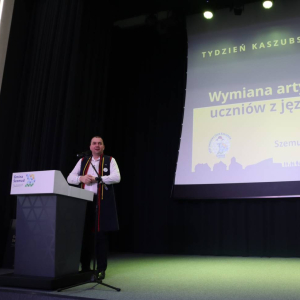 pokaż obrazek - Wymiana artystyczno-wokalna uczniów w ramach Tygodnia Kaszubskiego w Gminie Szemud 