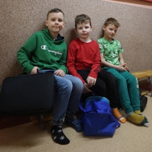 pokaż obrazek -  21 marca, czyli Pierwszy Dzień Wiosny, Dzień Kolorowej Skarpetki i Dzień bez Plecaka 