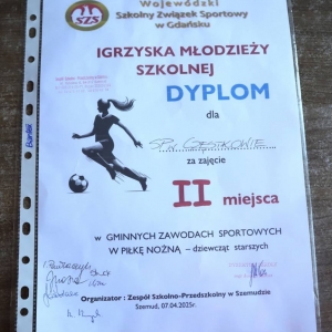 pokaż obrazek - II miejsce w Gminnych Zawodach Sportowych w Piłce Nożnej Dziewcząt 