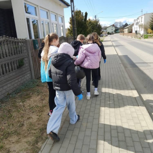 pokaż obrazek -  Wiosenna akcja sprzątania świata