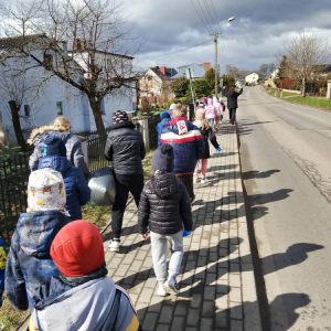 pokaż obrazek -  Wiosenna akcja sprzątania świata