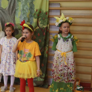 pokaż obrazek - Wielkanocne przedstawienie w wykonaniu uczniów klasy I 