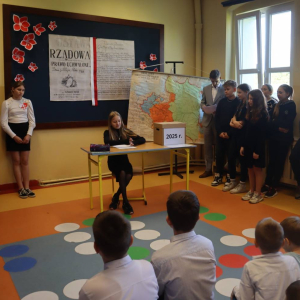 pokaż obrazek - Szkolne obchody 234. rocznicy uchwalenia Konstytucji 3 Maja